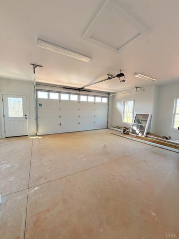 2 Acorn Drive, Appomattox, VA 24522