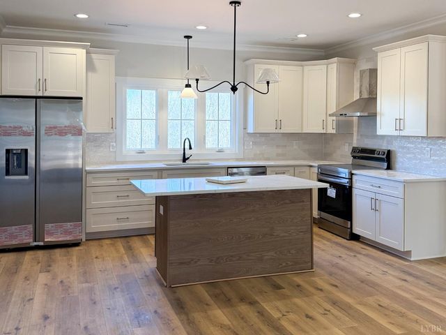 2 Acorn Drive, Appomattox, VA 24522