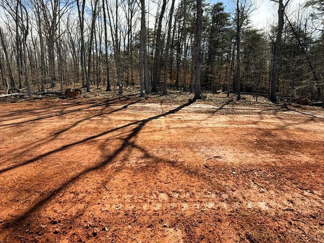 2 Acorn Drive, Appomattox, VA 24522