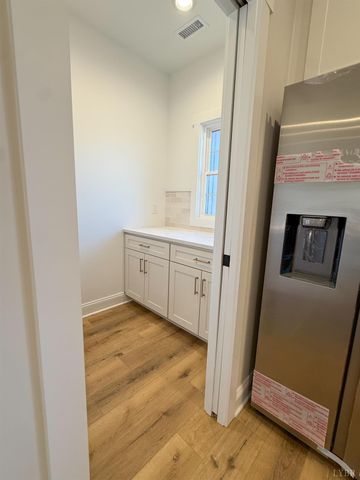 2 Acorn Drive, Appomattox, VA 24522