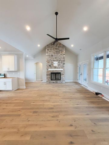 2 Acorn Drive, Appomattox, VA 24522