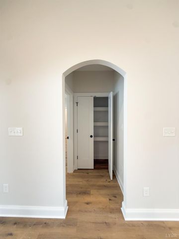 2 Acorn Drive, Appomattox, VA 24522