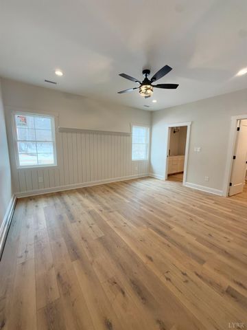 2 Acorn Drive, Appomattox, VA 24522