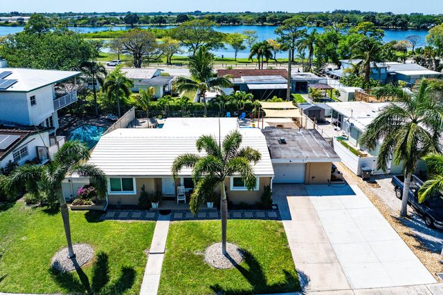 1603 Crest Drive, Lake Worth, FL 33461