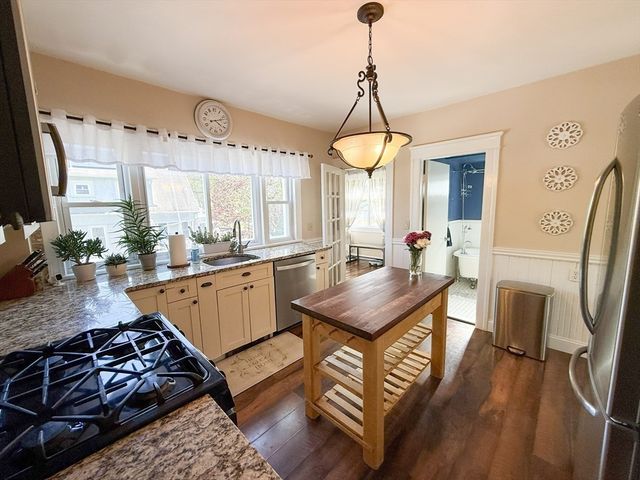 12 Lamar Ave, Worcester, MA 01604