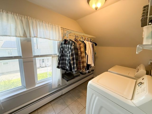 12 Lamar Ave, Worcester, MA 01604