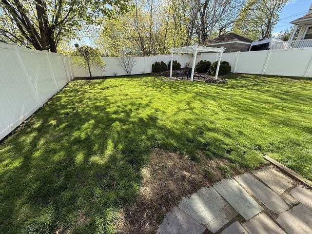 12 Lamar Ave, Worcester, MA 01604