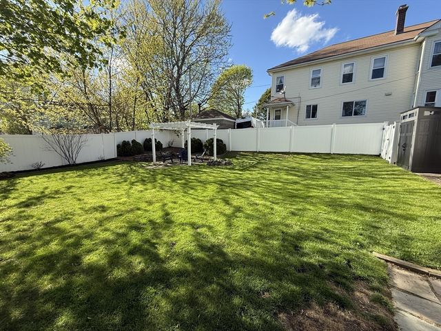 12 Lamar Ave, Worcester, MA 01604