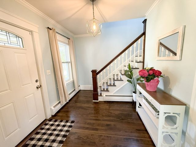 12 Lamar Ave, Worcester, MA 01604