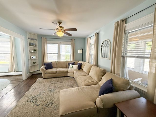 12 Lamar Ave, Worcester, MA 01604