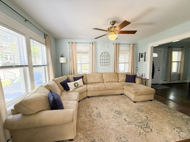 12 Lamar Ave, Worcester, MA 01604