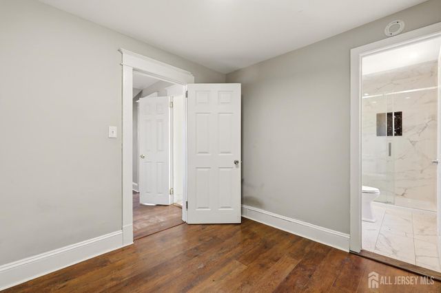 208 S 8th Avenue S, Highland Park, NJ 08904