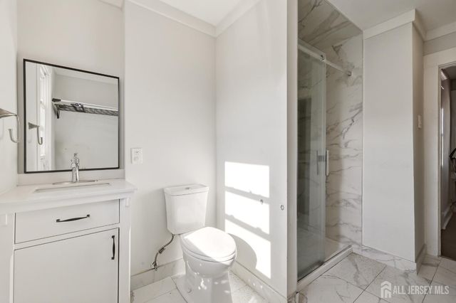 208 S 8th Avenue S, Highland Park, NJ 08904