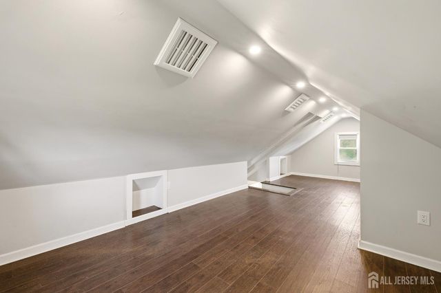 208 S 8th Avenue S, Highland Park, NJ 08904