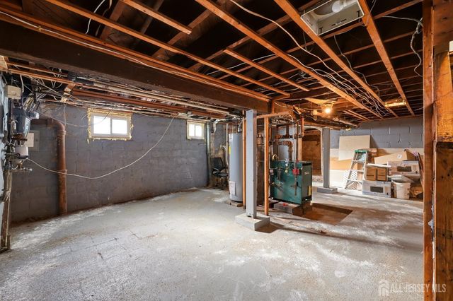 208 S 8th Avenue S, Highland Park, NJ 08904