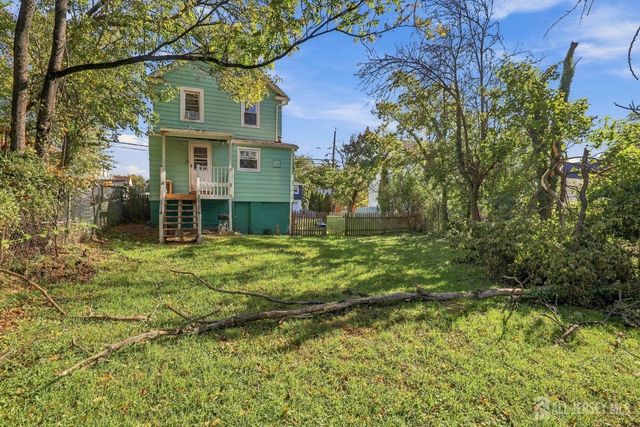 208 S 8th Avenue S, Highland Park, NJ 08904