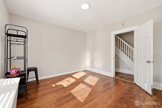 208 S 8th Avenue S, Highland Park, NJ 08904