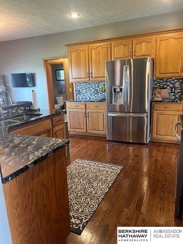 9022 Bayberry Circle, La Vista, NE 68128