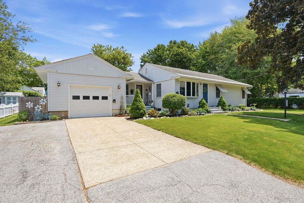 51 Kilby Street, Manchester, NH 03103