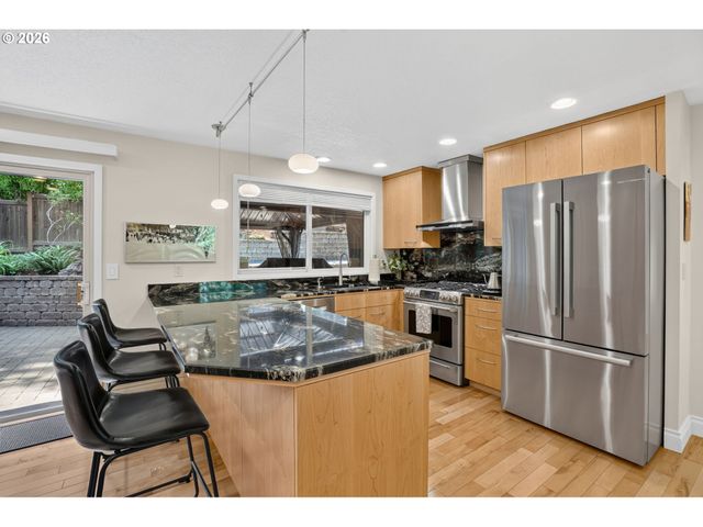 3165 Sw RALEIGHVIEW Dr, Portland, OR 97225