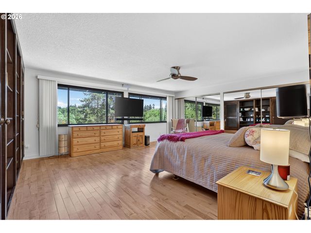 3165 Sw RALEIGHVIEW Dr, Portland, OR 97225