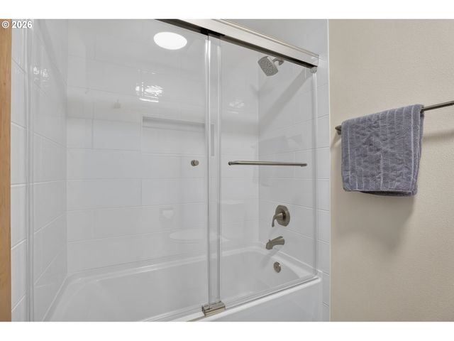 3165 Sw RALEIGHVIEW Dr, Portland, OR 97225