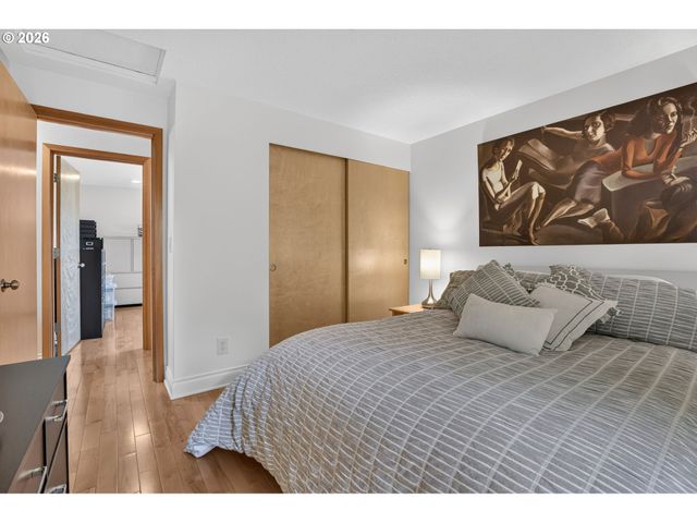 3165 Sw RALEIGHVIEW Dr, Portland, OR 97225