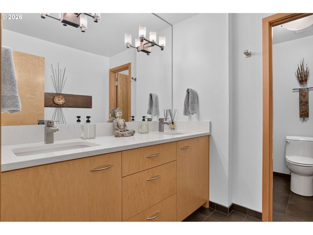 3165 Sw RALEIGHVIEW Dr, Portland, OR 97225