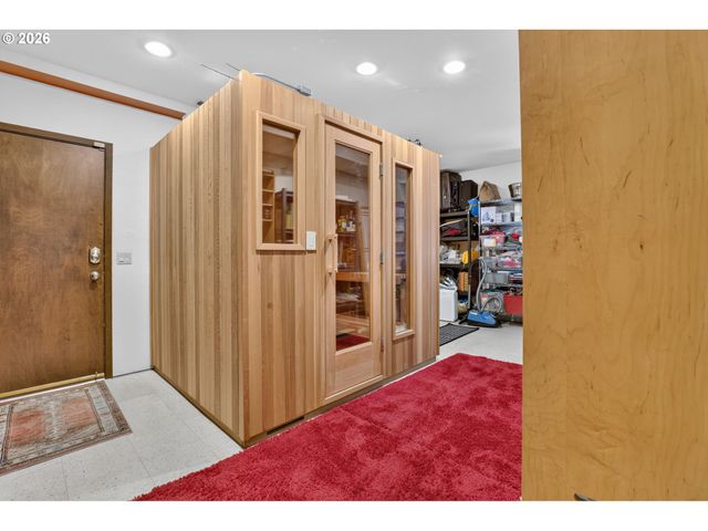 3165 Sw RALEIGHVIEW Dr, Portland, OR 97225