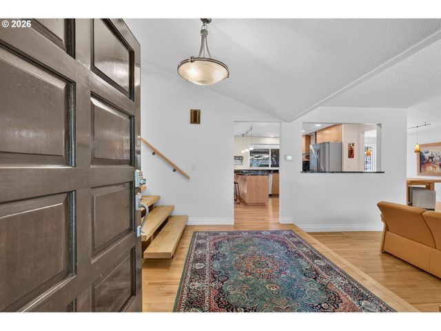 3165 Sw RALEIGHVIEW Dr, Portland, OR 97225