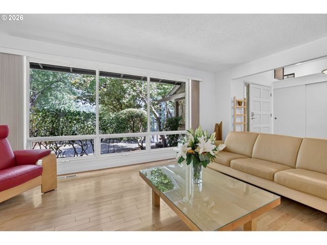 3165 Sw RALEIGHVIEW Dr, Portland, OR 97225