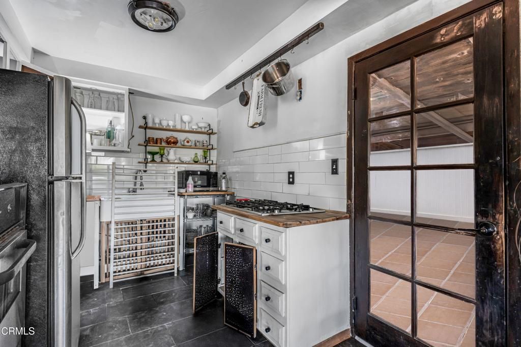 Image 10 of property listing at 33011 Crown Valley Road, Acton, CA 93510