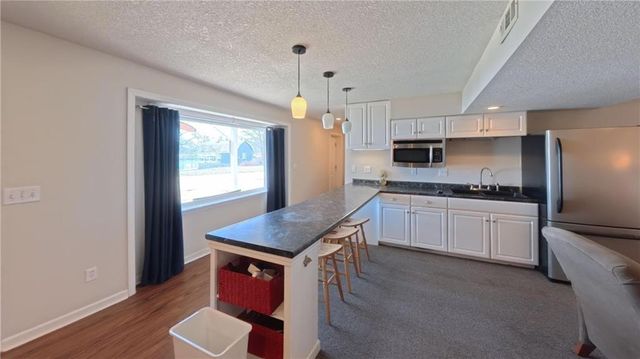 1656 Lake Viking Terrace, Gallatin, MO 64640