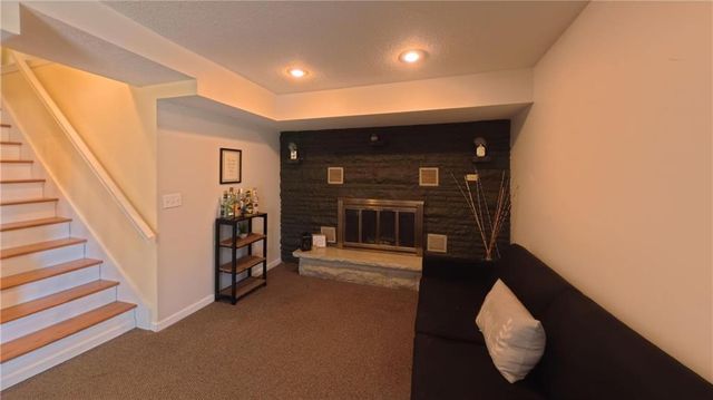 1656 Lake Viking Terrace, Gallatin, MO 64640