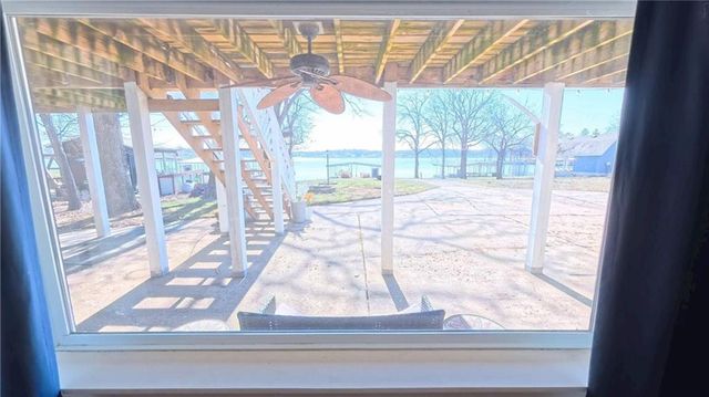 1656 Lake Viking Terrace, Gallatin, MO 64640