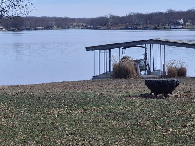 1656 Lake Viking Terrace, Gallatin, MO 64640