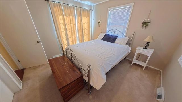 1656 Lake Viking Terrace, Gallatin, MO 64640