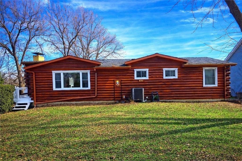 1656 Lake Viking Terrace, Gallatin, MO 64640