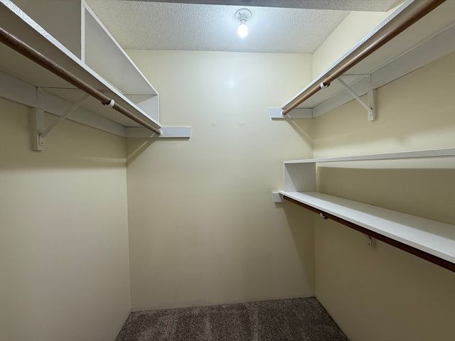 10 Squire Ct 1, Natick, MA 01760