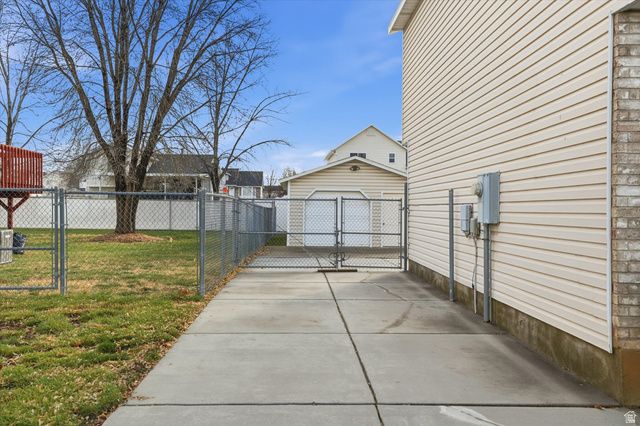 2673 W 3900 S, Roy, UT 84067