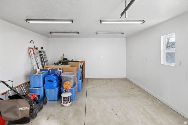 2673 W 3900 S, Roy, UT 84067