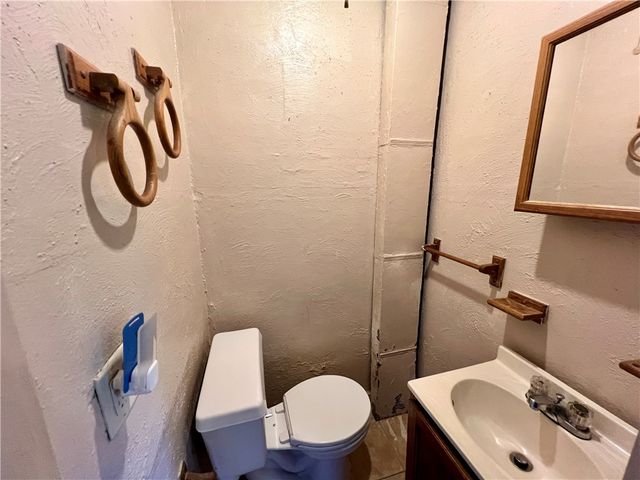 612 12th St, Pitcairn, PA 15140