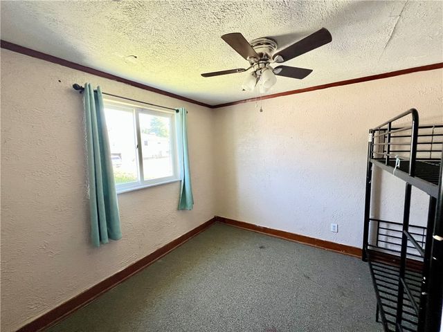 612 12th St, Pitcairn, PA 15140