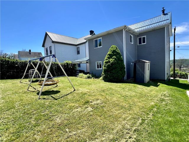 612 12th St, Pitcairn, PA 15140