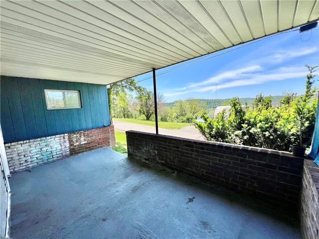 612 12th St, Pitcairn, PA 15140