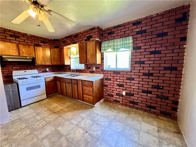 612 12th St, Pitcairn, PA 15140