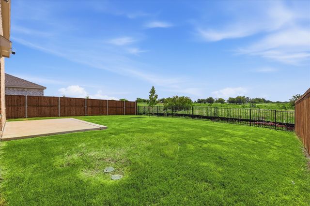 7114 Amber Barn Avenue, Pilot Point, TX 76258