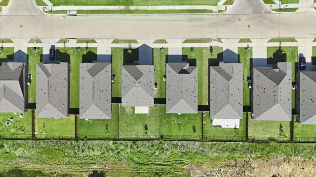 7114 Amber Barn Avenue, Pilot Point, TX 76258