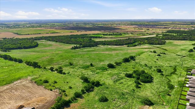 7114 Amber Barn Avenue, Pilot Point, TX 76258