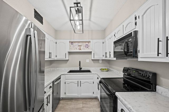 1942 ALLENBY RD, Germantown, TN 38139